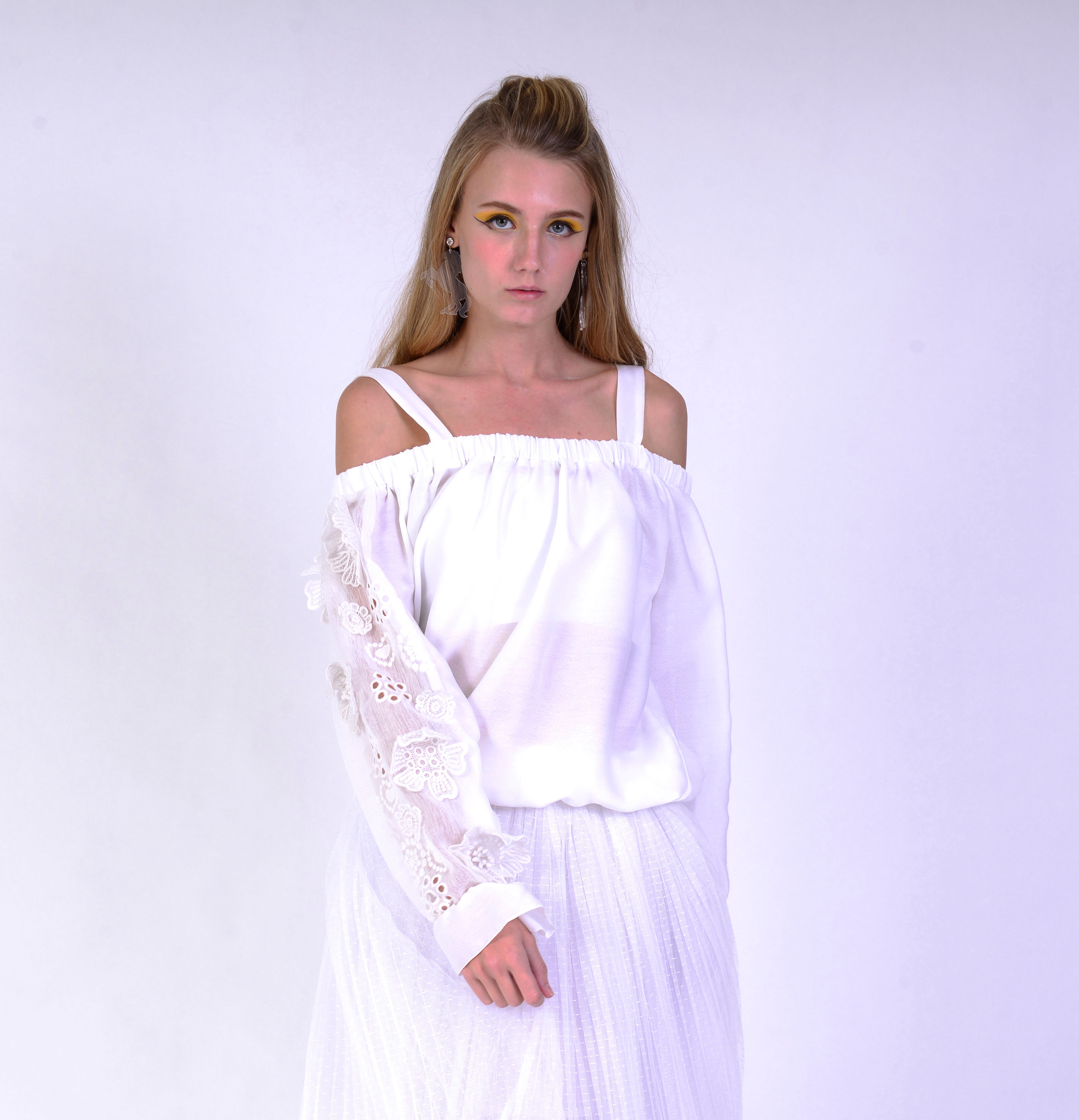 OFF SHOULDER 3D FLORAL BLOUSE