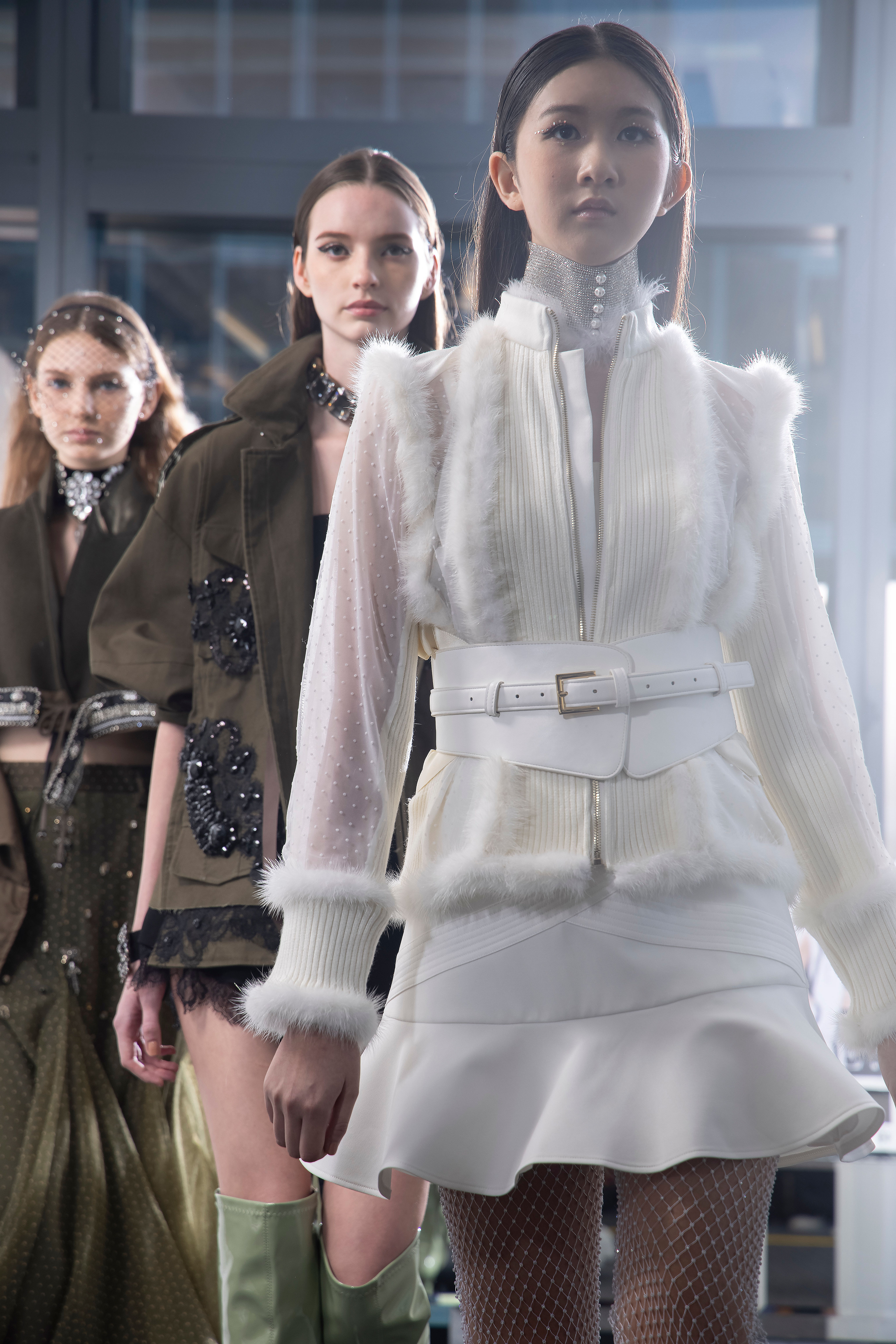 WHITE SATIN TRIM RUFFLE SKIRT