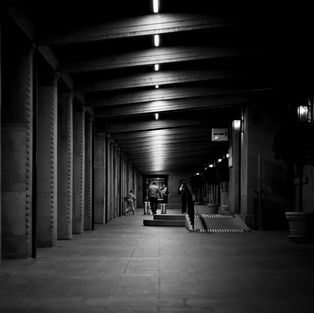 Nachtaufnahme,Reisen,Bahnhof,Schwarzweiss