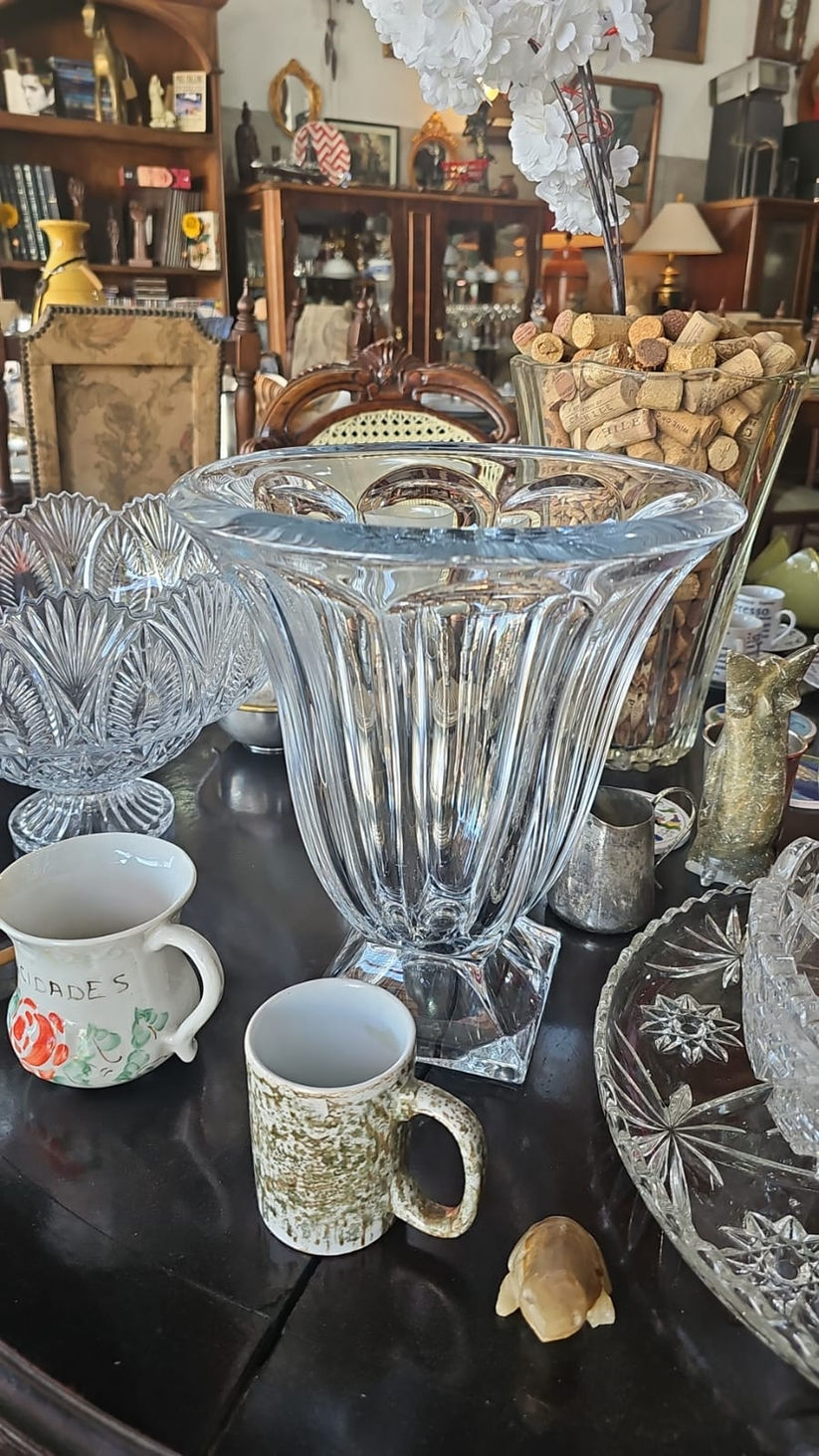 Cristal elegante em exposição no Antiquário