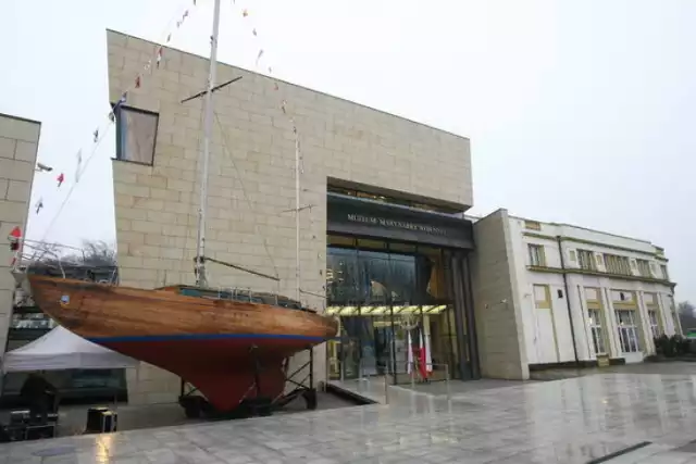 Gdynia Naval Museum - View of the entrance