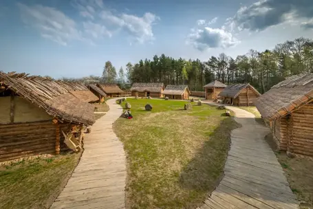 The medieval settlement of Sławutowo – the life of ancient Slavs at your fingertips