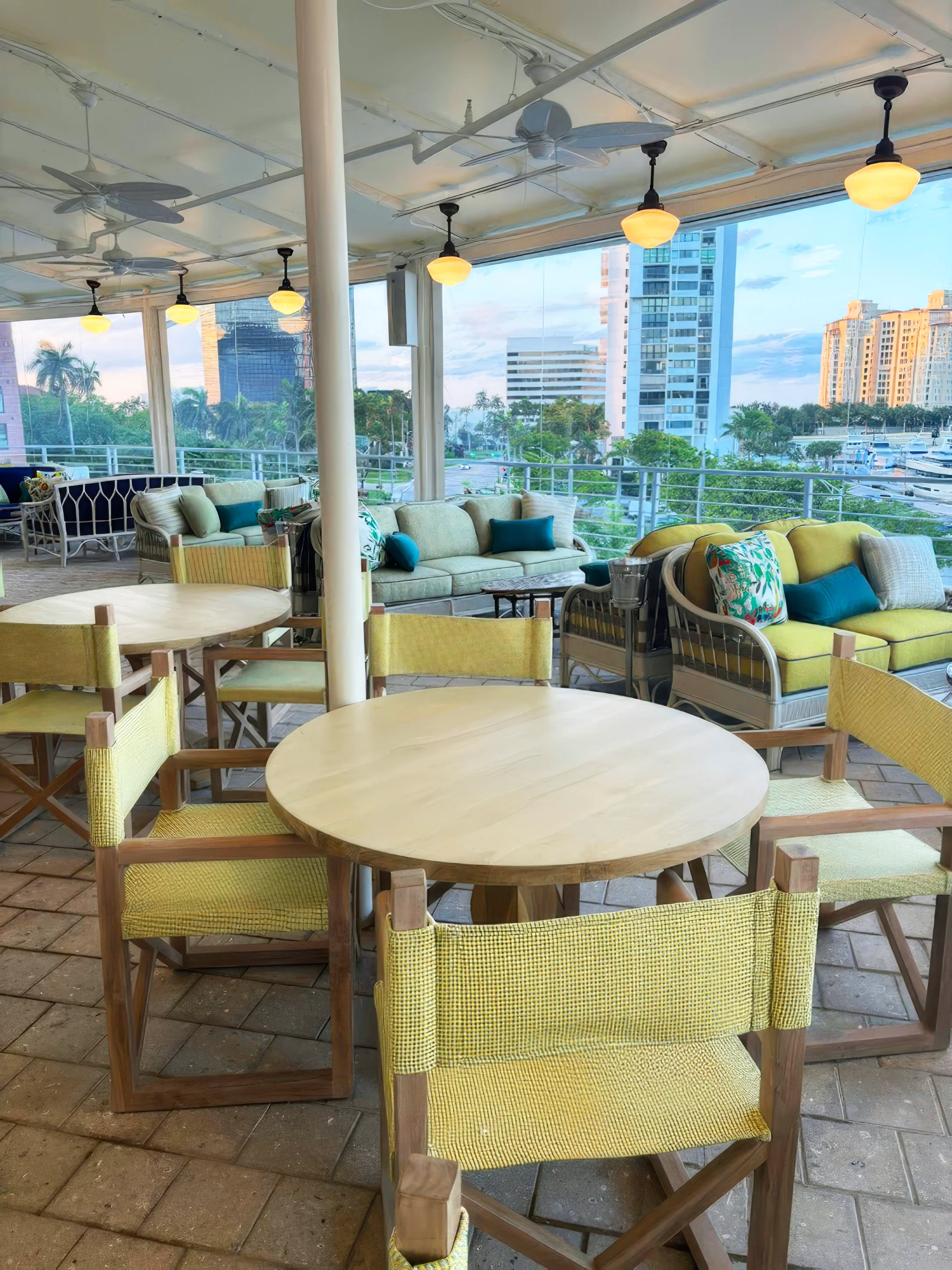 Big Time Restaurant Group opens Bar Capri, a new 75-seat rooftop space above Elisabetta’s Ristorante Bar & Pizzeria, with light bites, cocktails, and pizza with Intracoastal views