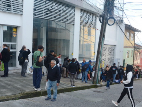 De intervenciones, deudas y la muerte de uno de los mejores sistemas de salud del mundo.