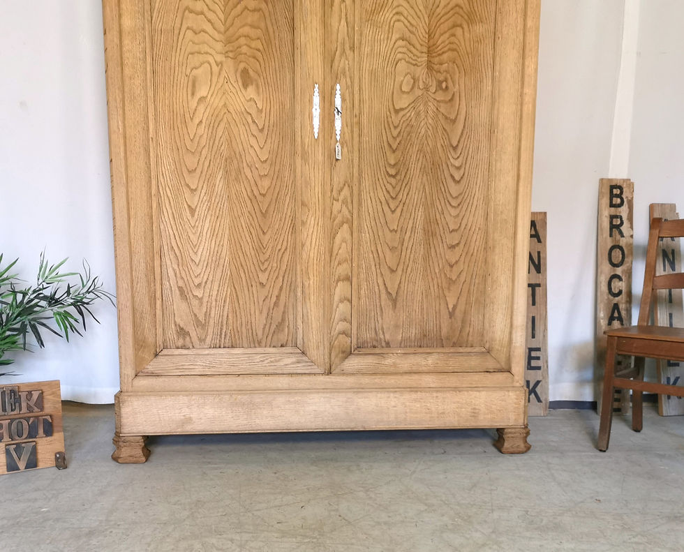 Hoge blanke LP linnenkast (10)