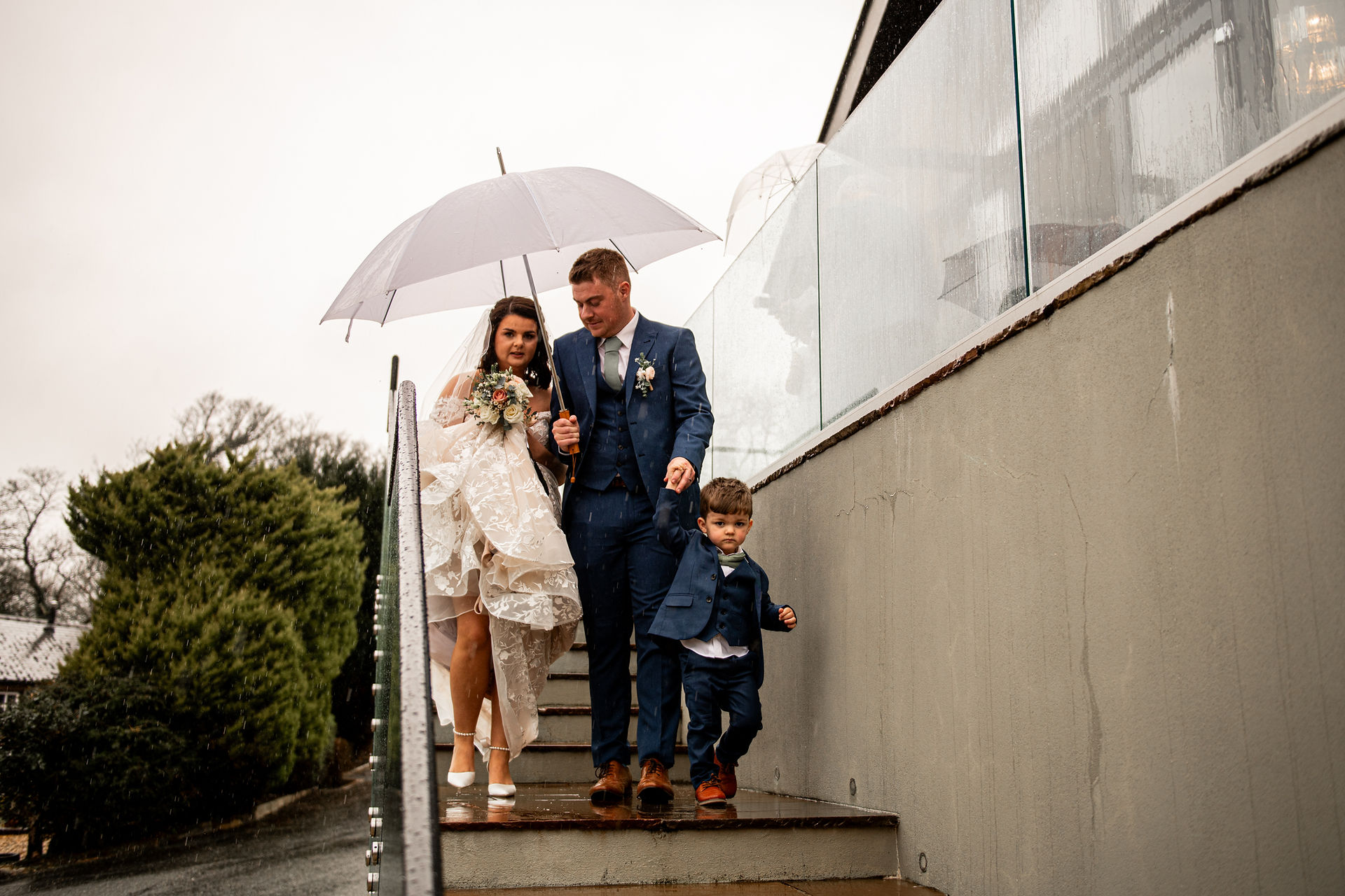 Seren yn Codi Ceremony at Gellifawr by South Wales Wedding Photographer