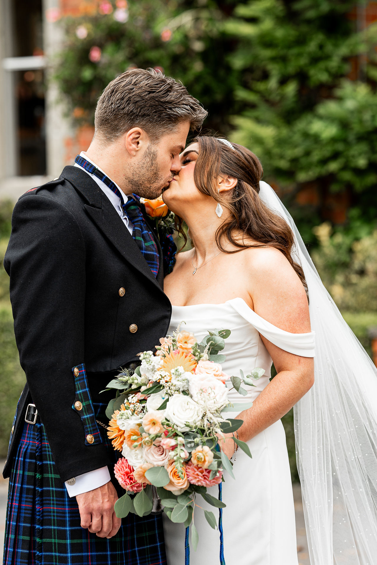 South Wales Wedding Photography at Coed y Mwstwr by a South Wales Wedding Photographer