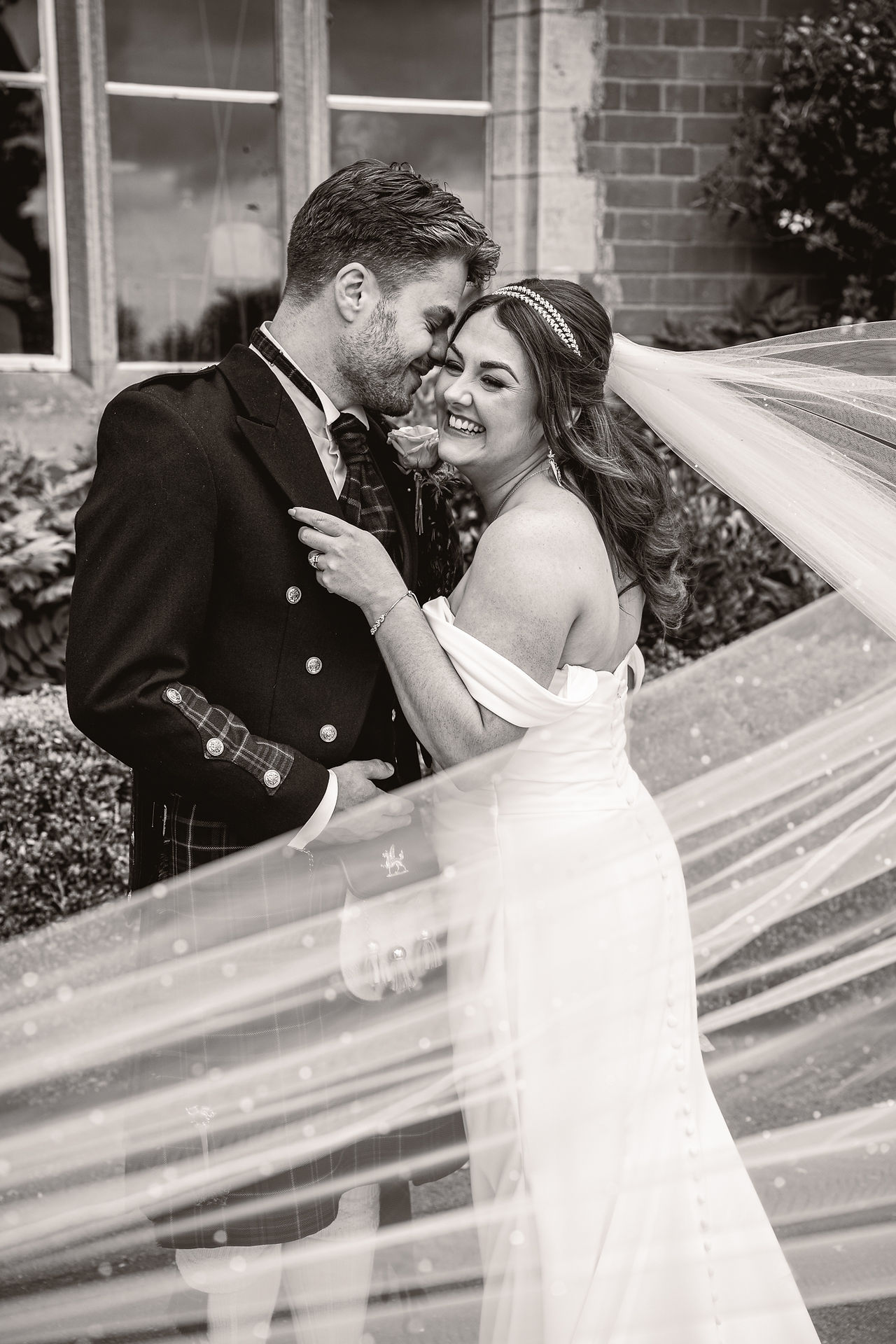 South Wales Wedding Photography at Coed y Mwstwr by a South Wales Wedding Photographer