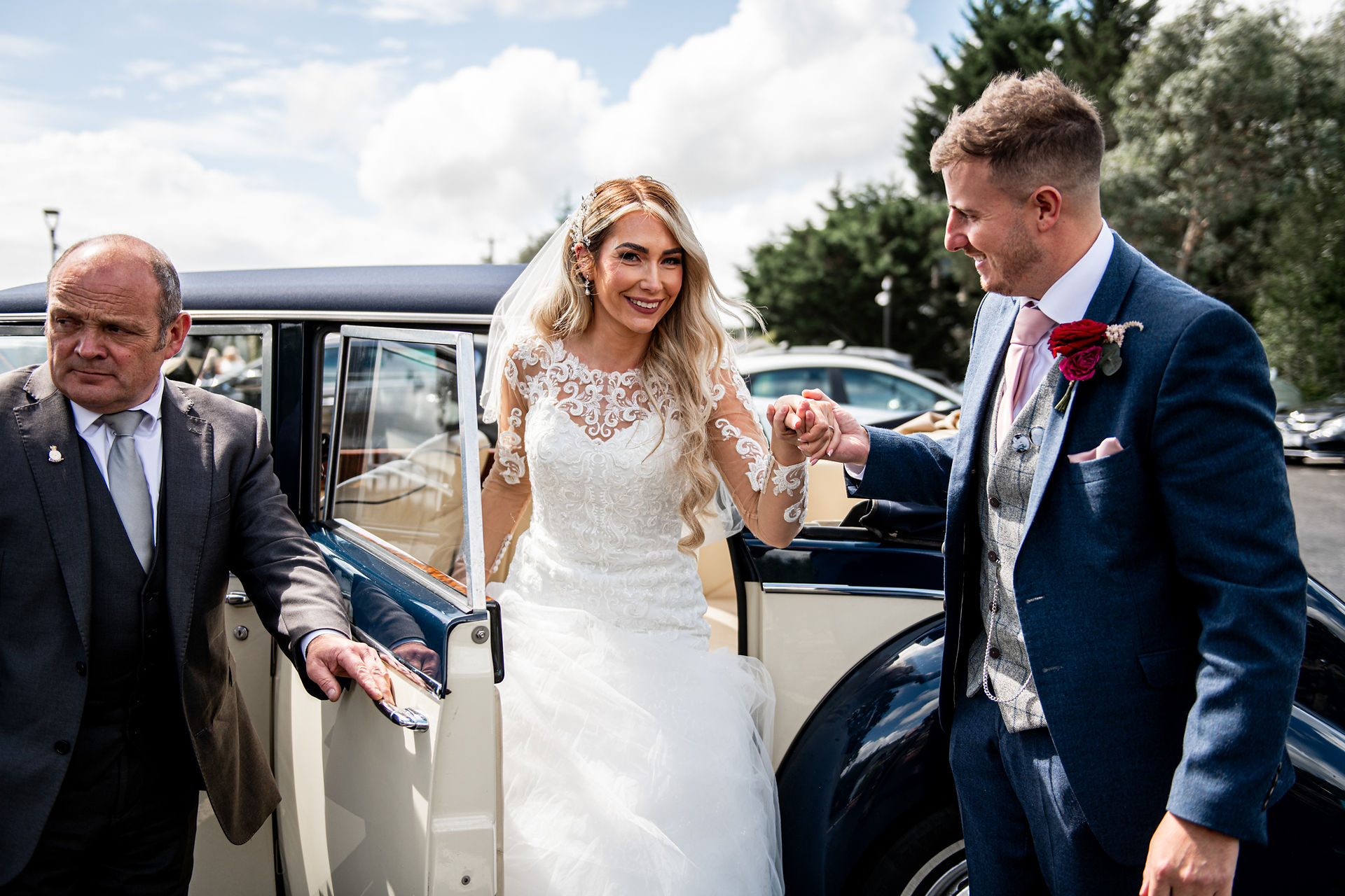 Bride and Groom at Canada Lodge and Lake Wedding Venue