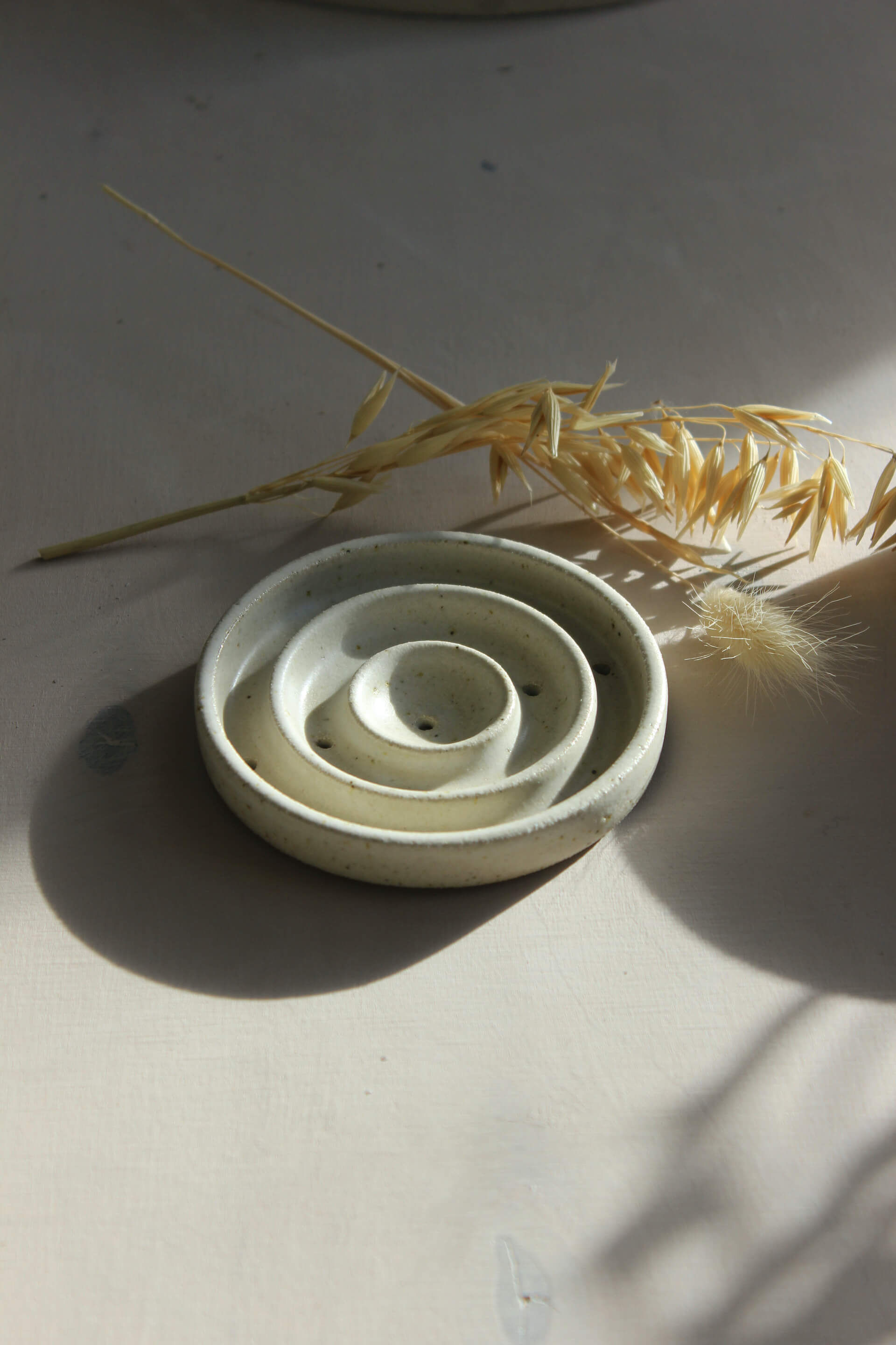 Stoneware Soap Dish in Oatmeal