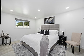 41-Bedroom.jpg