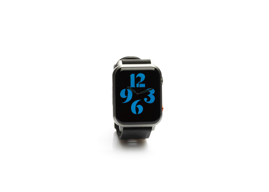 שעון איתור עם לחצן מצוקה של חברת watch-me