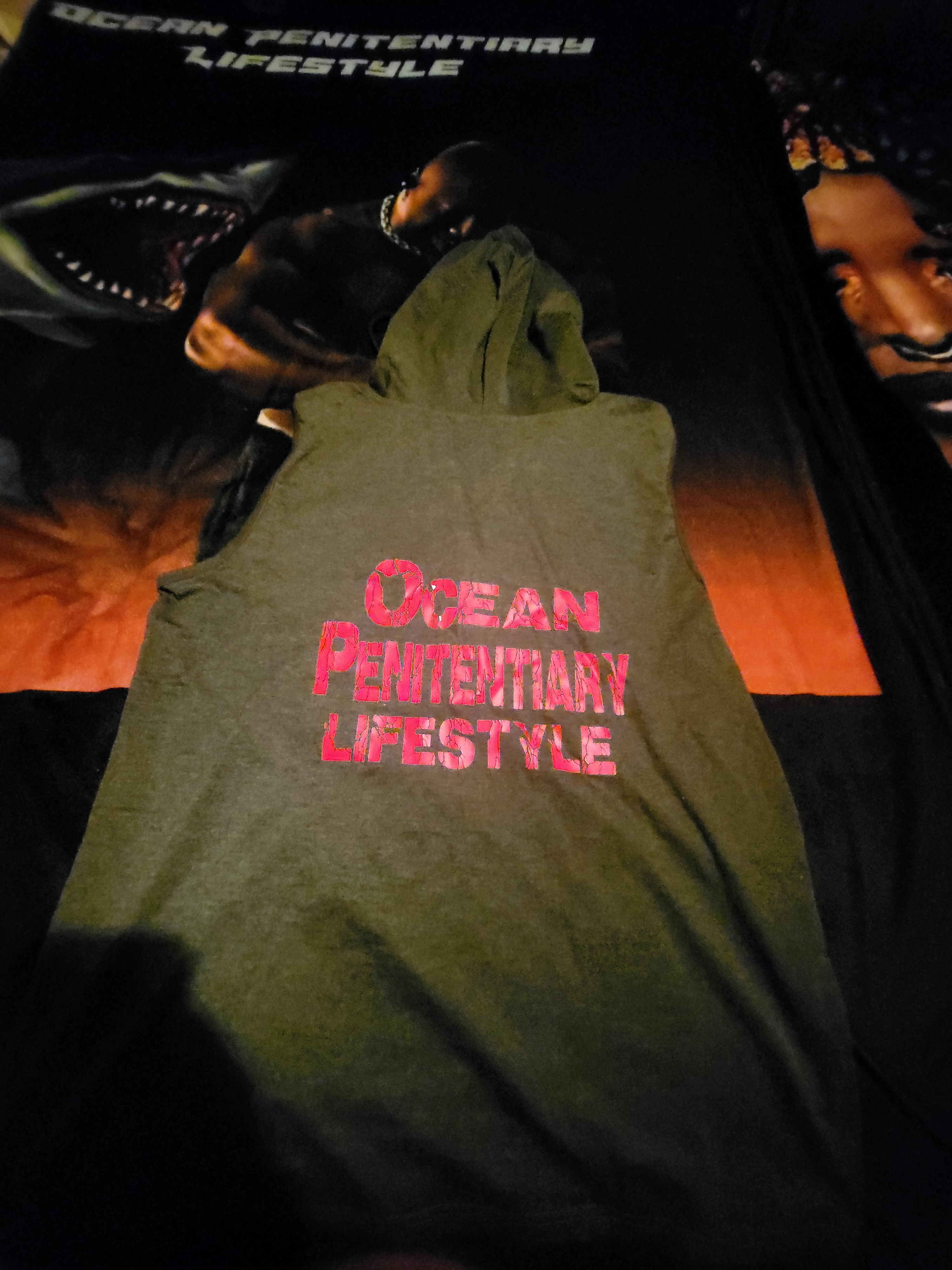 Sleeveless thin drawstring Hoodie (Various colors)