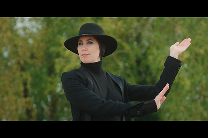 Ready Shaking Silent Musicvideo Video Hundreds Susanne Erler