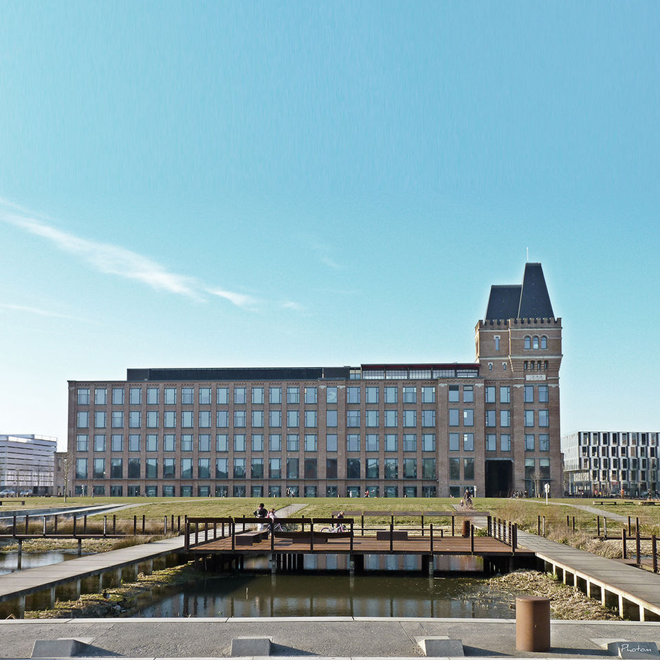 Haute Deûle River Banks in Lille (France) designed by Atelier de Paysages Bruel-Delmar (2006).