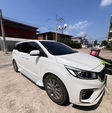 รถ MPV สีขาวติดฟิล์มเซรามิค CTX Ceramic Film มุมด้านหน้า