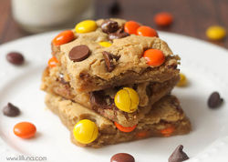 Rees's Pieces Blondies (lilluna.com)