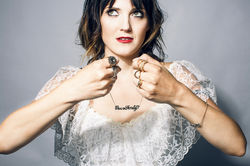 160807-Wilstein-Jen-Kirkman-tease_w3q08f