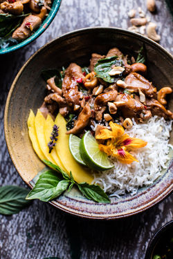 20-Minute Basil Cashew Chicken