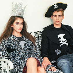Cropped - Kaia & Presley Gerber 3