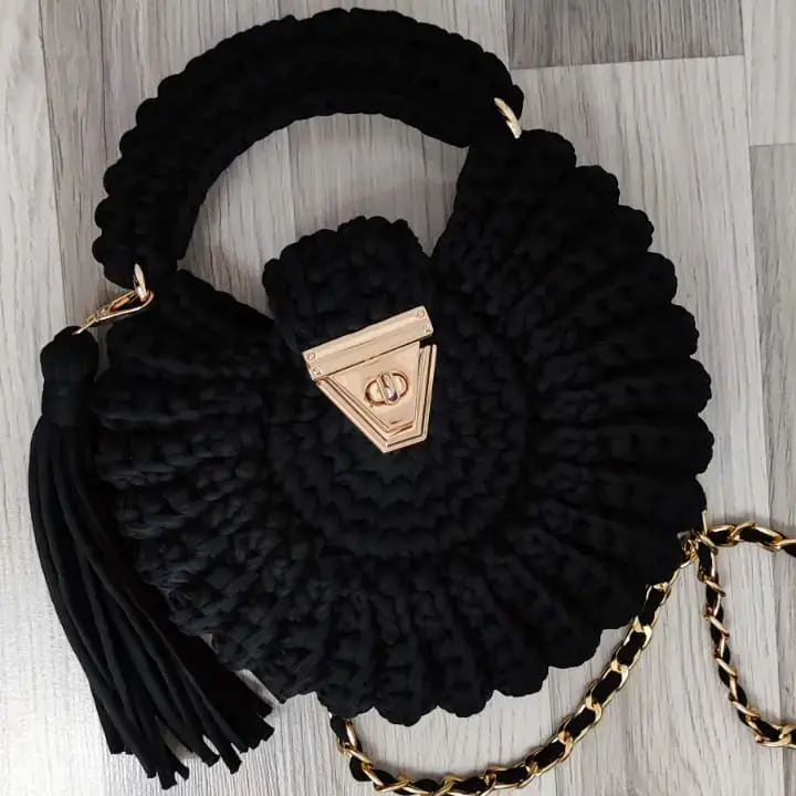 Black Round Mussel Crochet Handbag