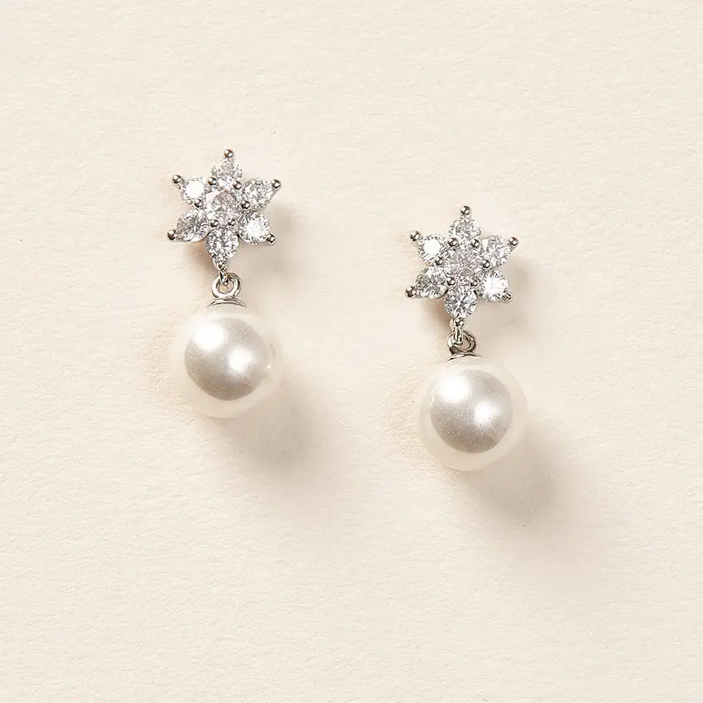 Ella Pearl Earrings