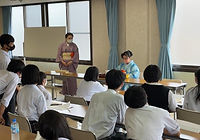 学生の方の茶道体験