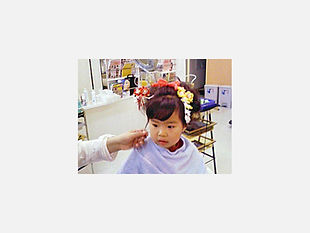 小さなお子様のカット、七五三のヘアメイクも可愛く仕上げます♪