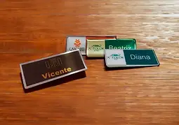 GAFETES METALICOS.webp