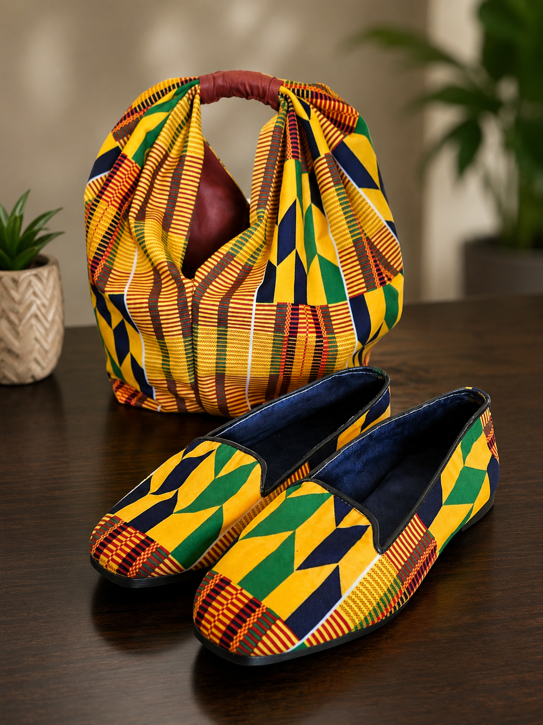 Ensemble Élégance Kente Royale – J&J Artistry Atelier