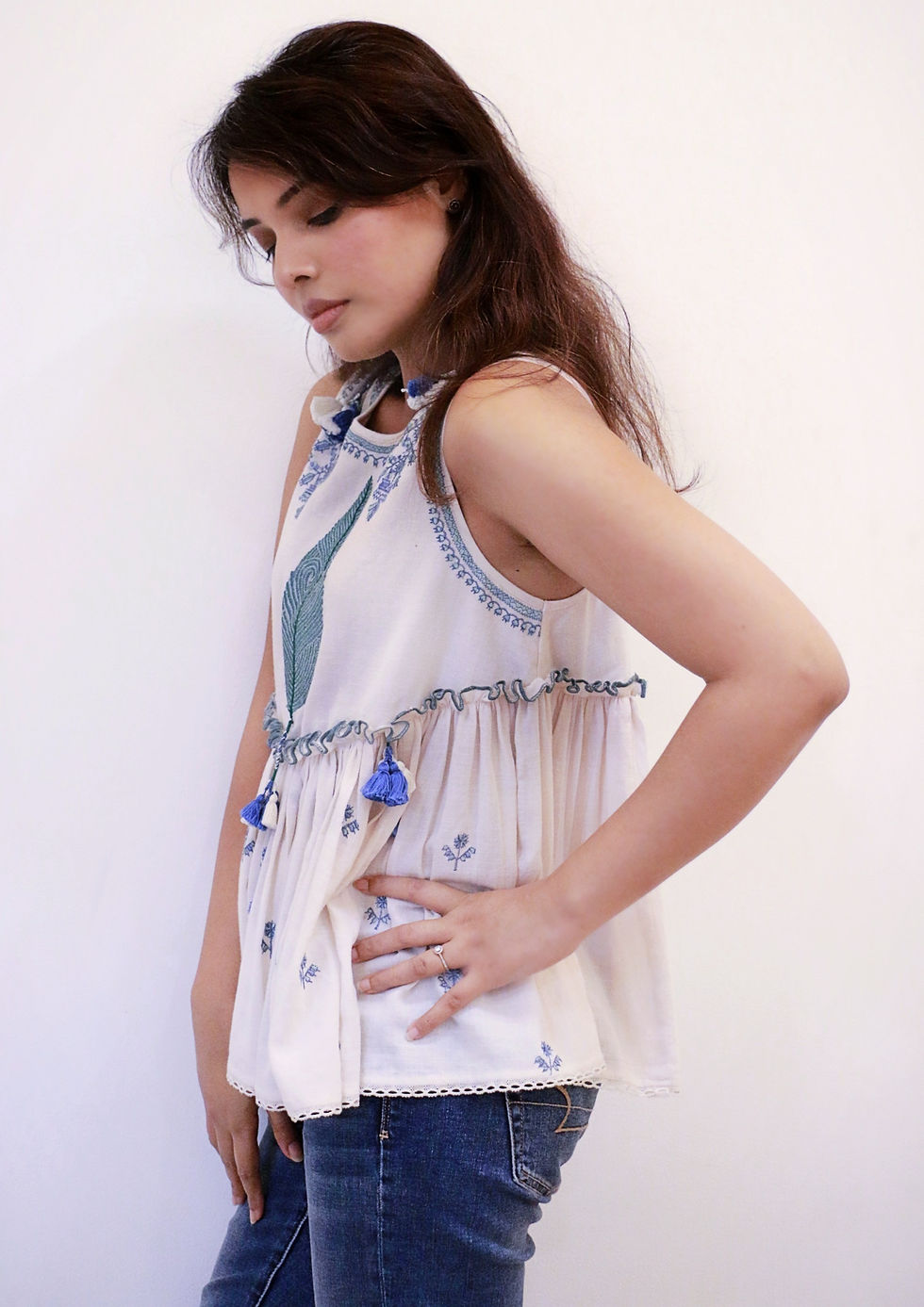 Thumbnail: Mahua sleeveless top style