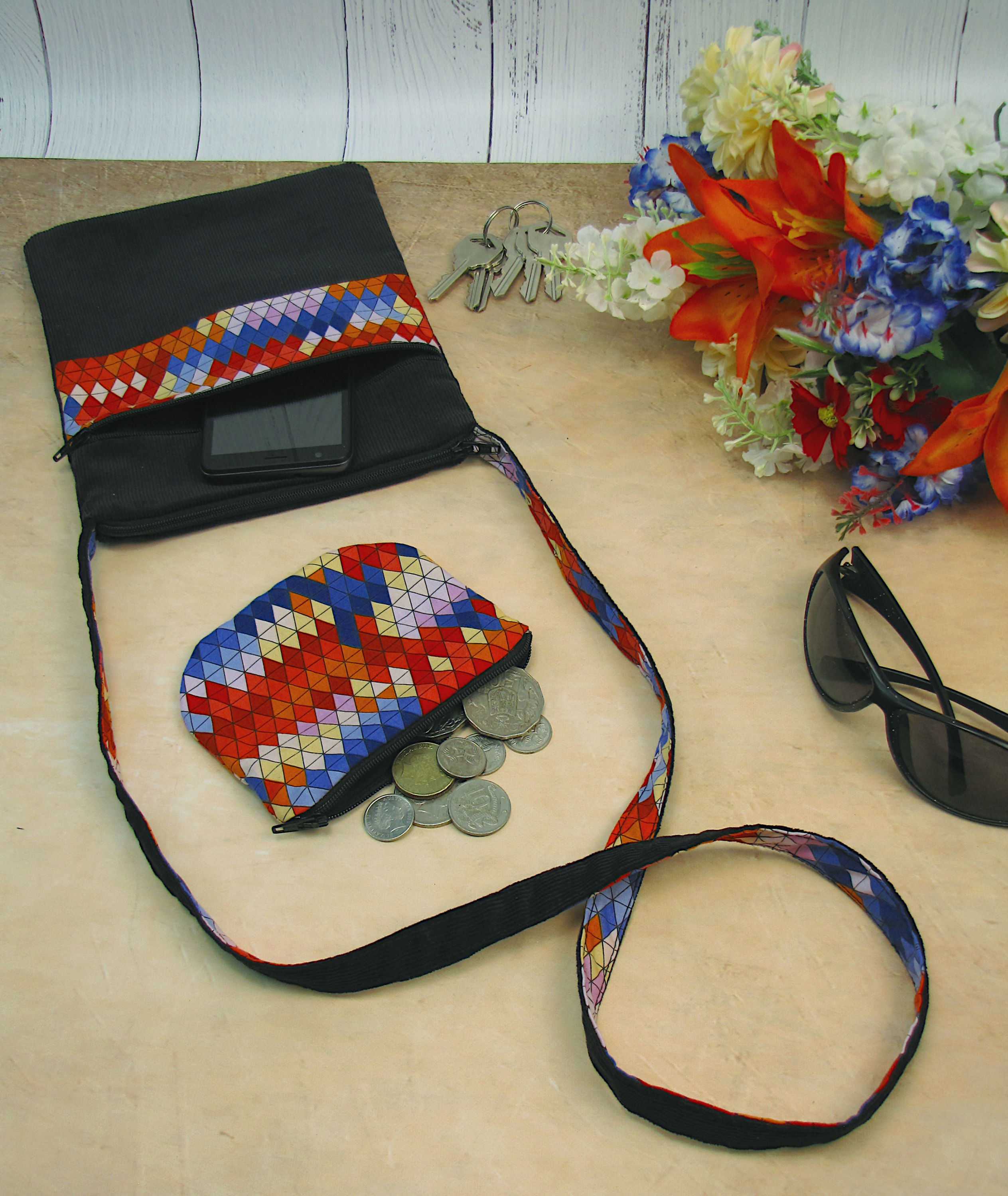 Geometric Contrast Crossbody Bag With Optional Pouch