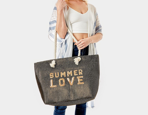 Summer Love Beach Tote | HeyGirlieTravel