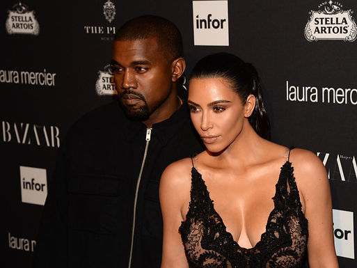 Kanye West is no longer wearing his ring
