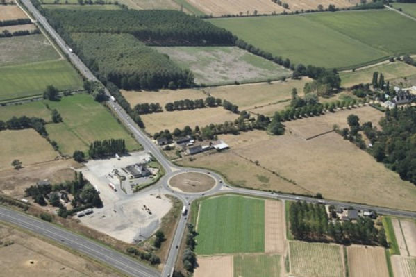 Vivy-rond-point de la ronde.JPG