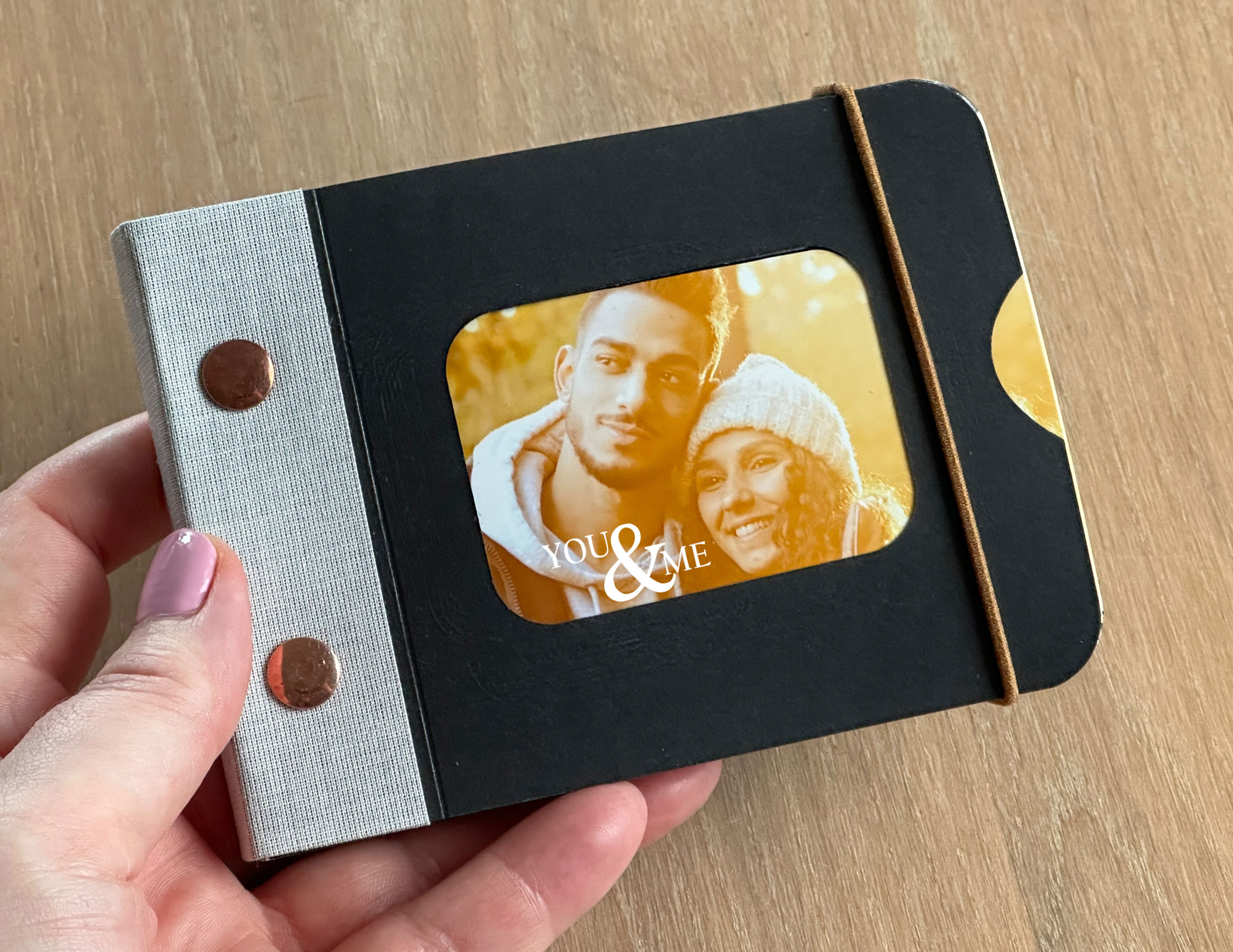 2022 | Custom flip book with your video