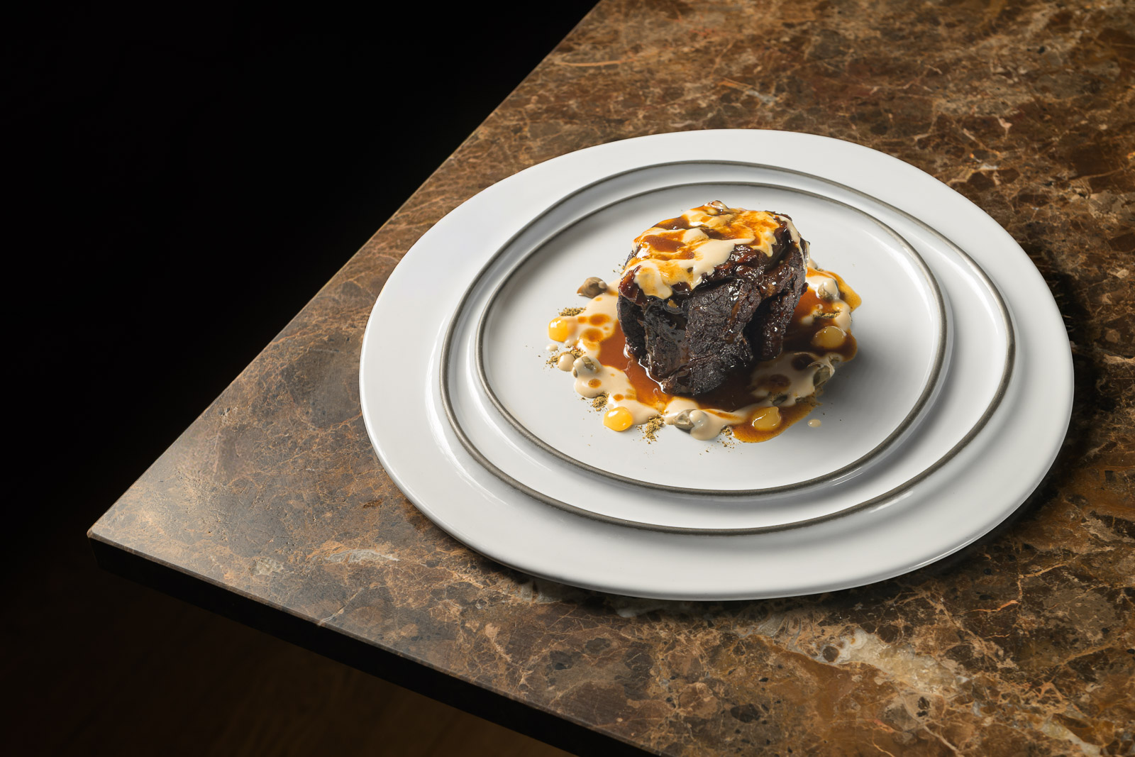 Stracotto di manzo alle acciughe e cipolla caramellata secondo di carne