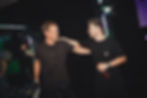 Armin van Buuren y Martin Garrix celebran su primera colaboración oficial, “Sleepless Nights”, en un momento de complicidad tras bambalinas. Créditos: Armada Music.
