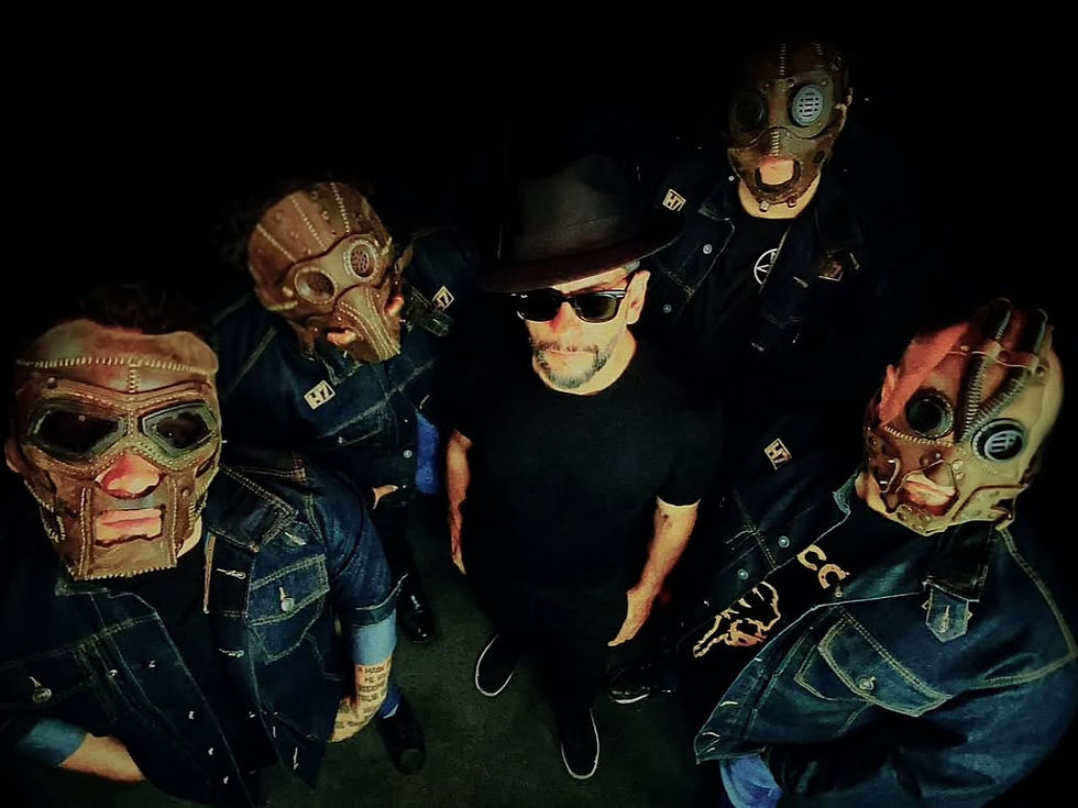 Bobby Zaga y Halcón 7 durante la promoción de la versión metal de “Revolución”, una secuela audiovisual que transforma el manifiesto original en un grito de resistencia. Créditos: AP Records.