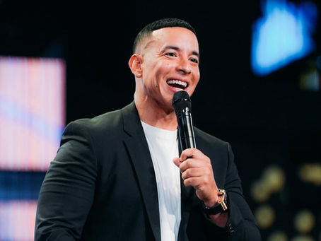 Daddy Yankee regresa como āDYā y reaparecerĆ” en la Semana Billboard de la MĆŗsica Latina 2025