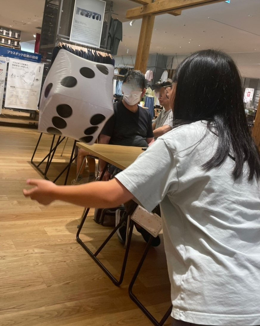 ハンバーガーで世界旅行 ねだんのちがいを大調査~ハロウィンイベント