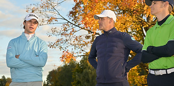 Coaching-Session mit einem Leistungsgolfer am Grün