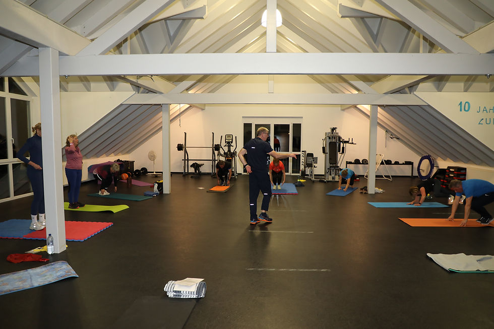 Gruppentraining im Gymnastiккurs des Viernheimer Lauftreff