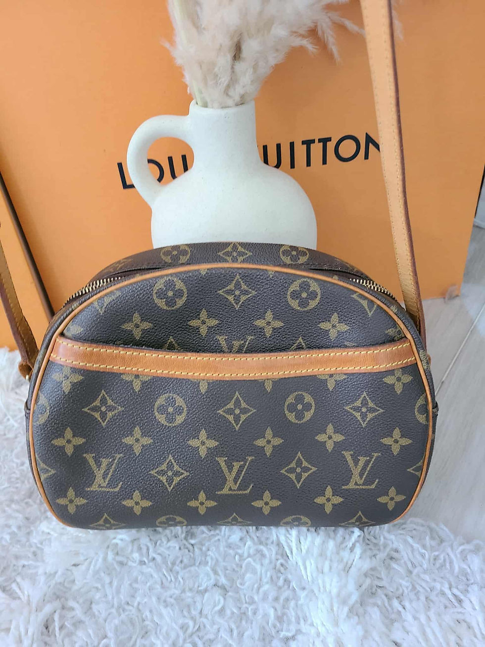 Authentic Louis Vuitton Blois Crossbody bag (pre owned)