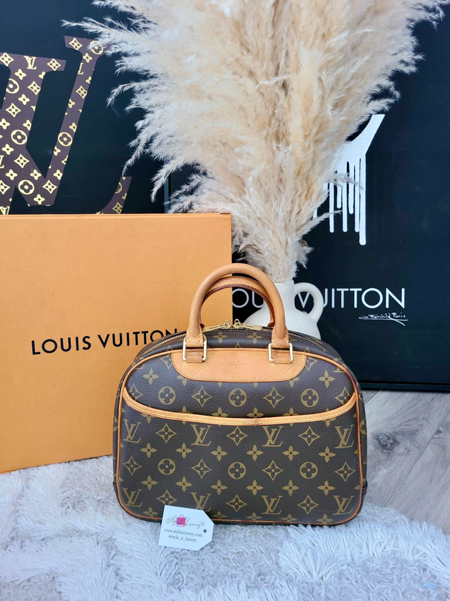 Authentic Louis Vuitton Trouville handbag (pre owned)