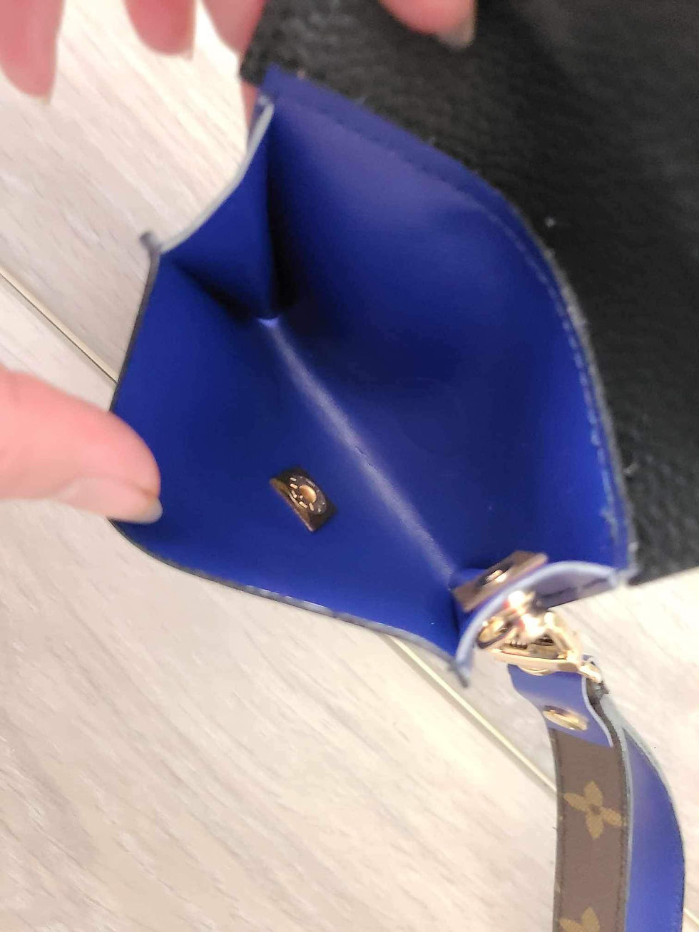 Thumbnail: Handmade small wallet (set w/ wristlet strap)
