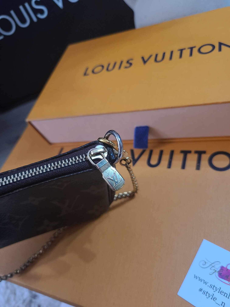 Thumbnail: Authentic Louis Vuitton T&B mini pochette (pre owned )