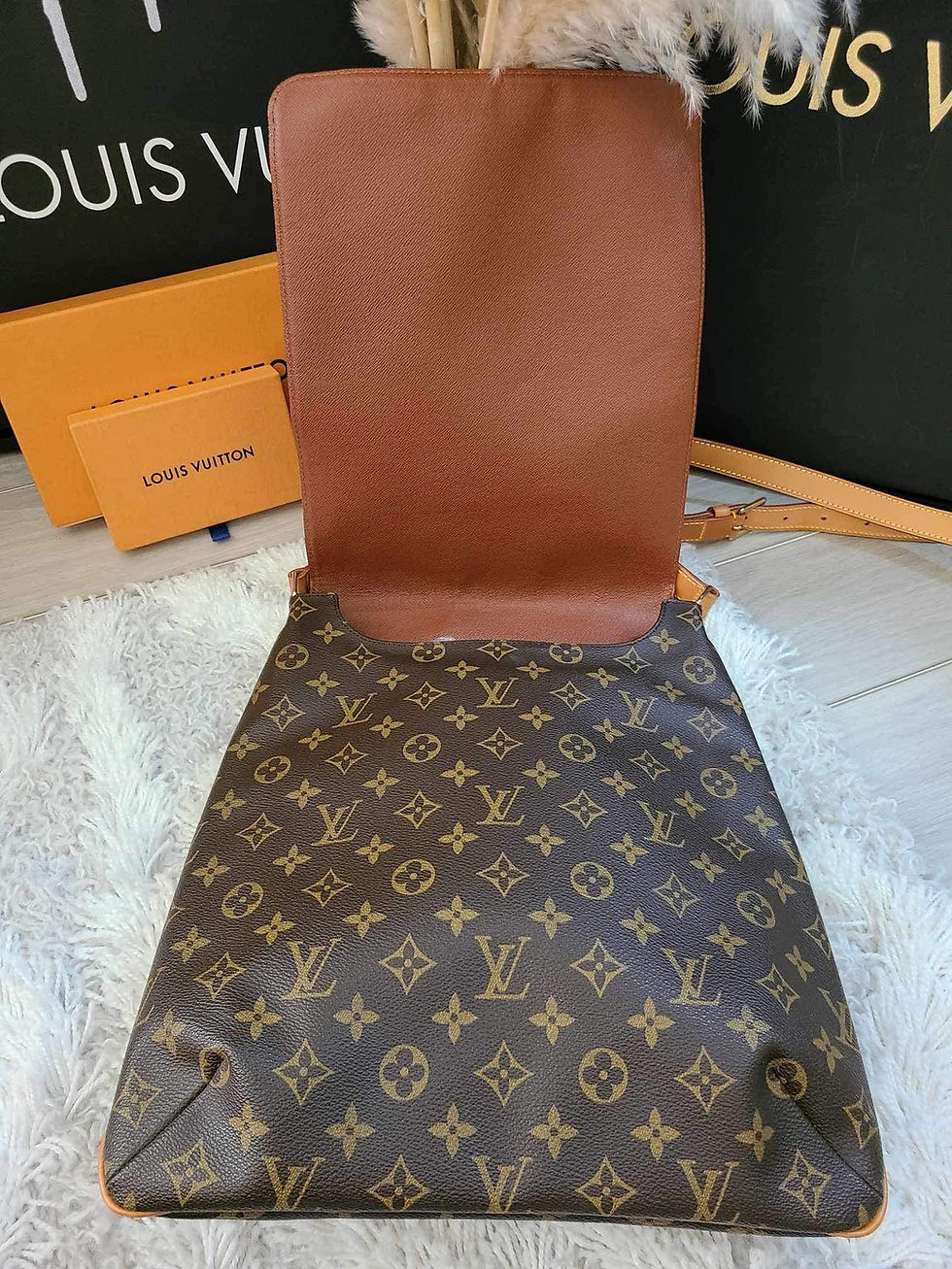 Thumbnail: Authentic Louis Vuitton Musette GM crossbody (pre owned)