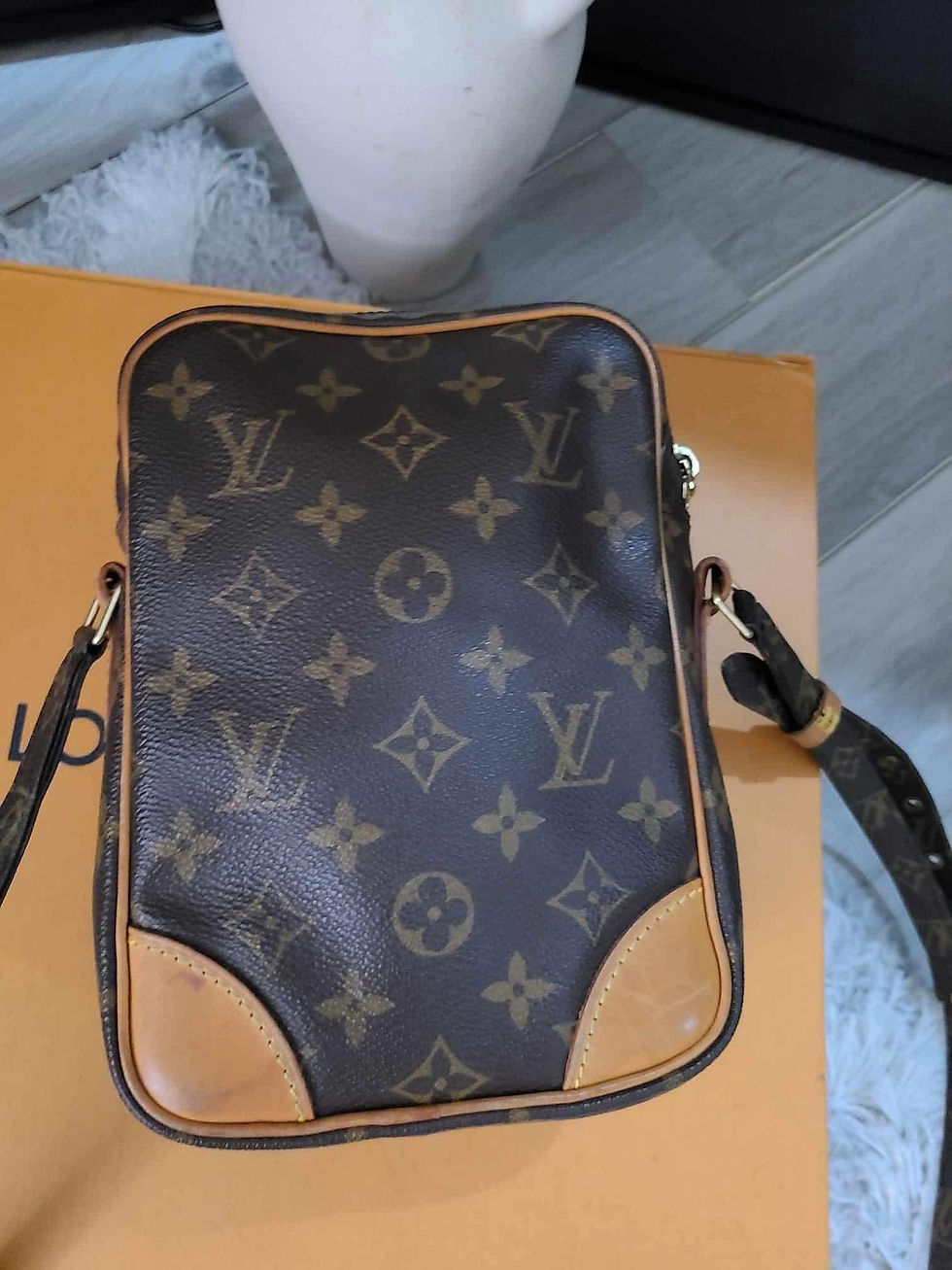 Thumbnail: Authentic Louis Vuitton Amazone crossbody (preowned )