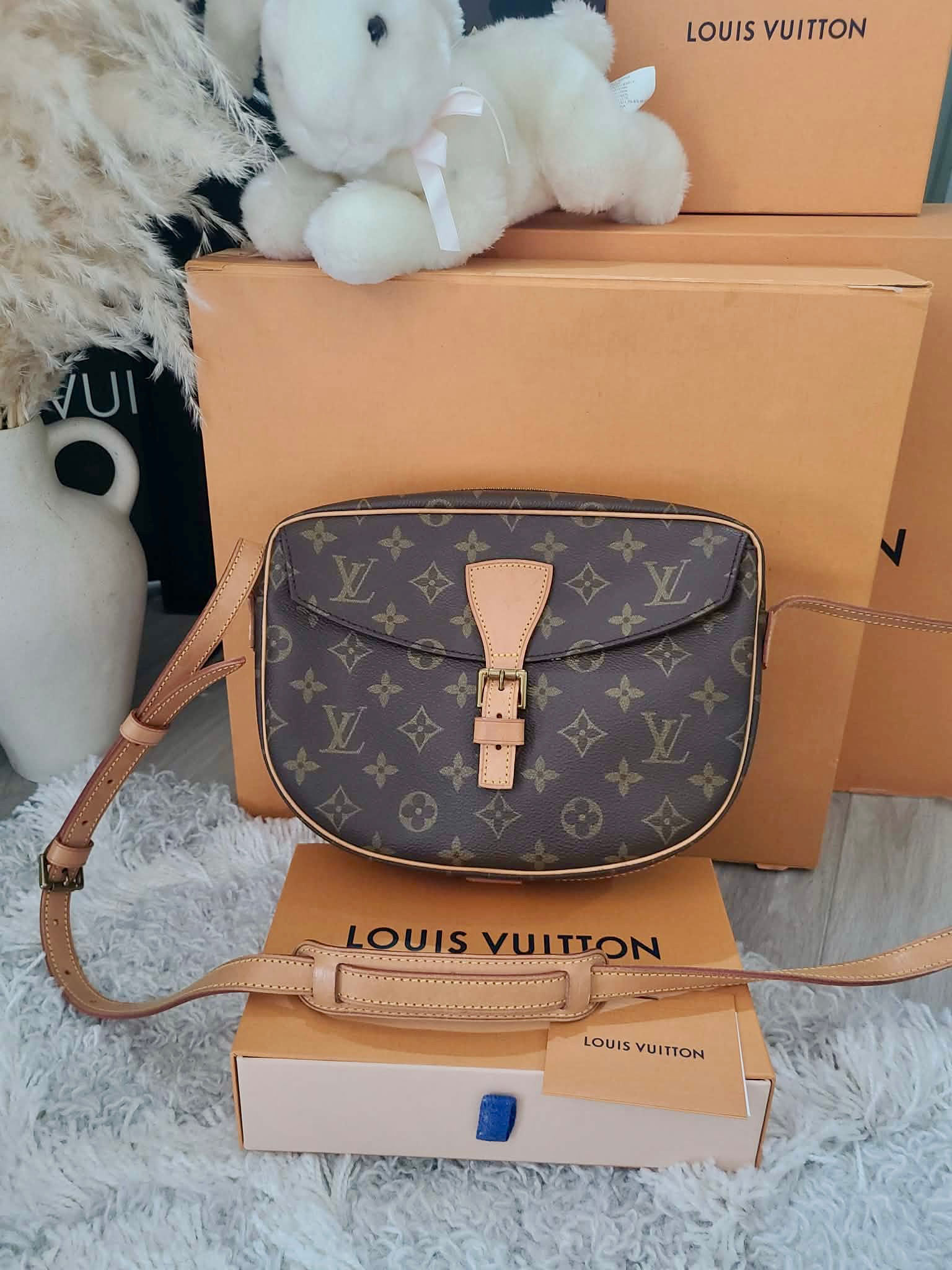 Authentic Louis Vuitton Jeune Fille GM crossbody (pre owned)
